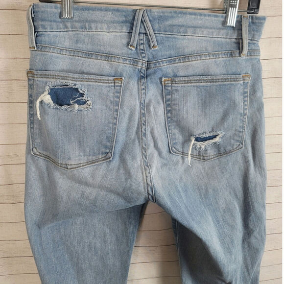 GOOD AMERICAN GOOD WAIST LIGHT WASH JEANS, SZ 6/28 - Picture 9 of 14